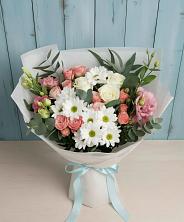 Букет цветов из:  Розы, Лизиантусы и Хризантемы в Сенном