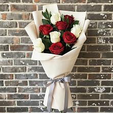 Букет цветов из:  Розы #REPLACE_PRED# Сенном