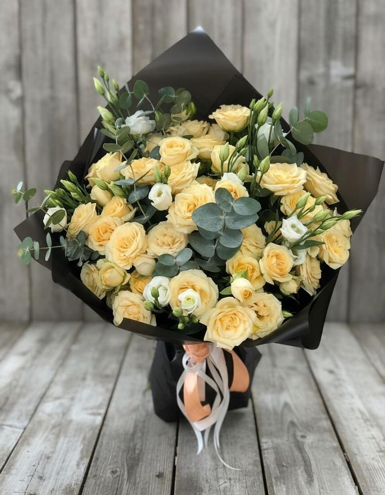 Букет цветов из: Розы и Лизиантусы в Сенном