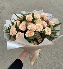 Букет Кремовые розы Латте в Сенном