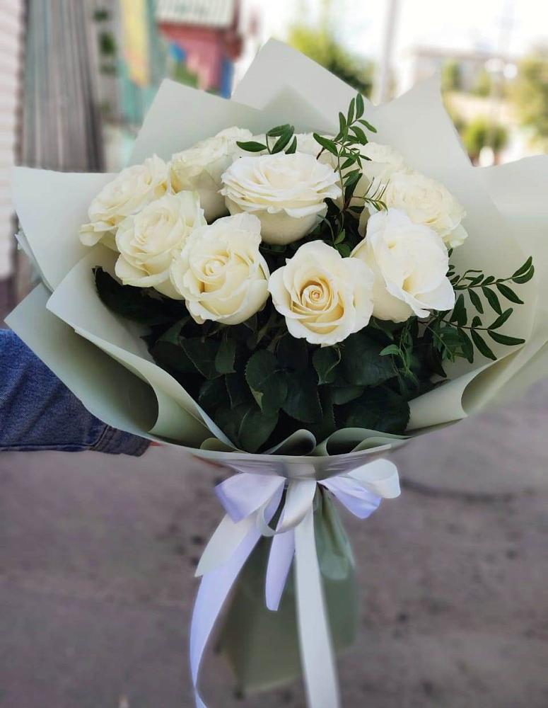 Букет Белые розы Проуд в Сенном