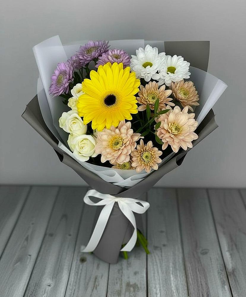 Букет цветов из: Розы, Герберы и Хризантемы в Сенном