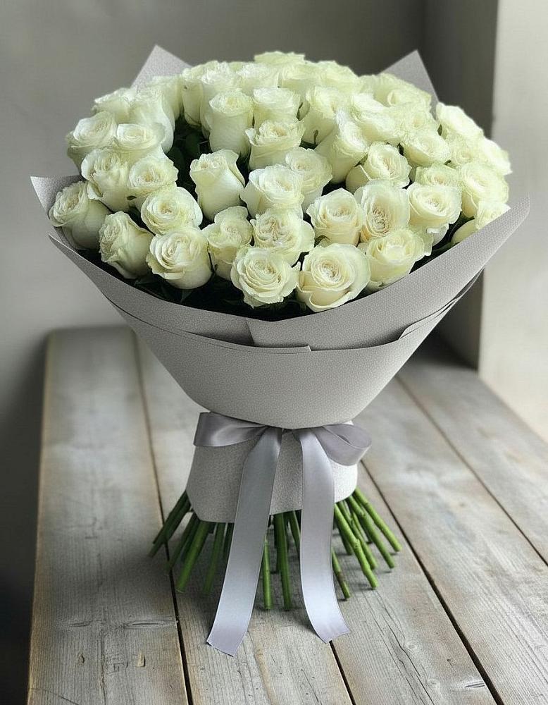 Букет 35 Белых роз в Сенном