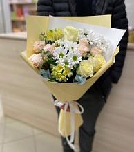 Букет цветов из:  Альстромерии, Розы и Хризантемы в Сенном