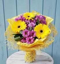 Букет цветов из:  Хризантемы и Герберы в Сенном