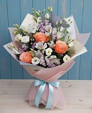 Букет цветов из:  Лизиантусы, Розы, Альстромерии и Гипсофила в Сенном