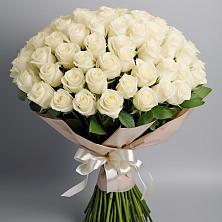 Букет 101 беля роза Белоснежка в Сенном