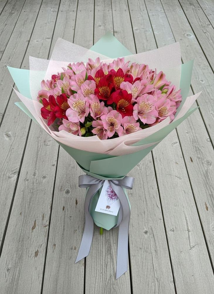 Букет цветов из: Альстромерии в Сенном
