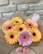 Букет цветов из:  Герберы #REPLACE_PRED# Сенном