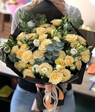 Букет цветов из:  Розы и Лизиантусы #REPLACE_PRED# Сенном