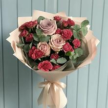 Букет цветов из:  Гвоздики и Розы #REPLACE_PRED# Сенном