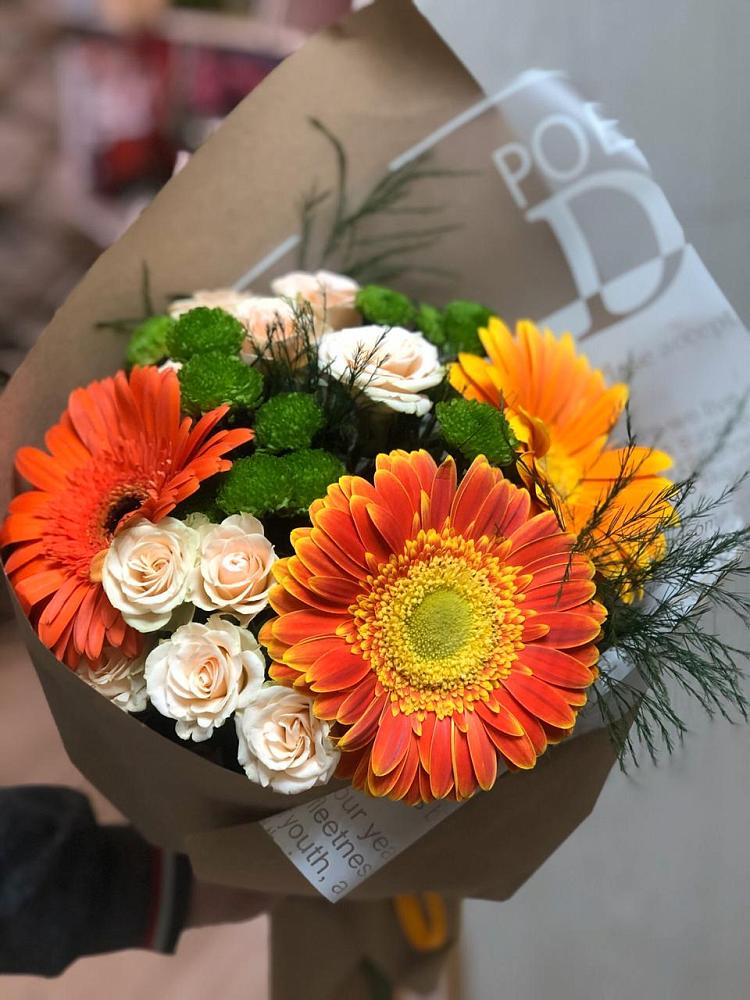 Букет цветов из: Герберы, Хризантемы и Розы в Сенном