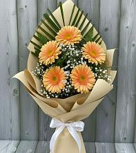 Букет цветов из:  Герберы #REPLACE_PRED# Сенном