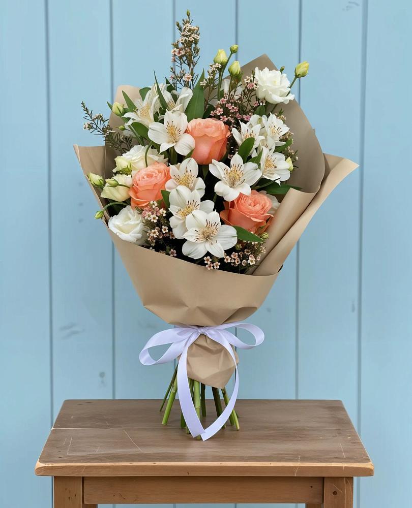 Букет цветов из: Альстромерии, Лизиантусы, Розы и Хризантемы в Сенном